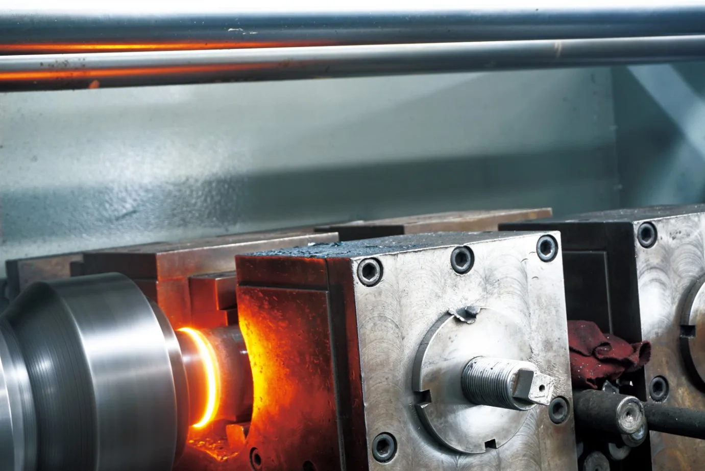 HCIC hidraulikus hengerek: 4 magtípus és egyedi megoldások